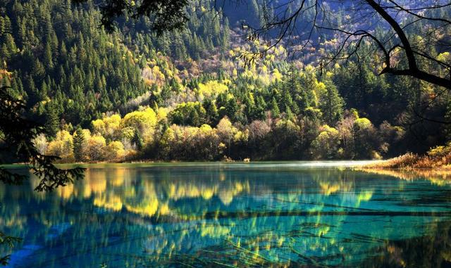 九寨溝世界級自然風景區(qū)